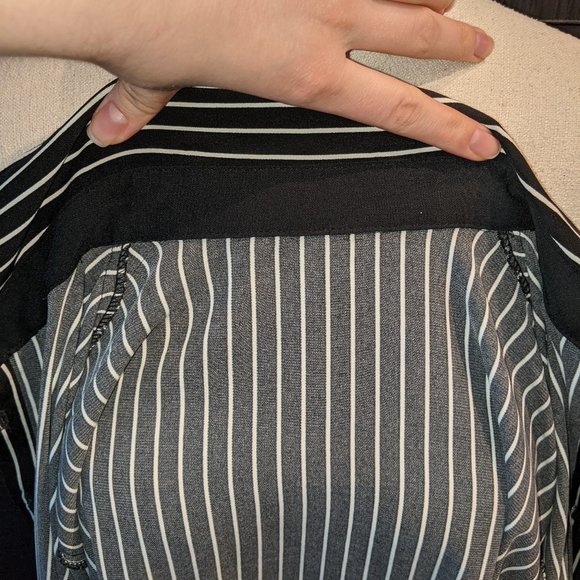 Black and White Long Stripe Blouse - Picture 8 of 8